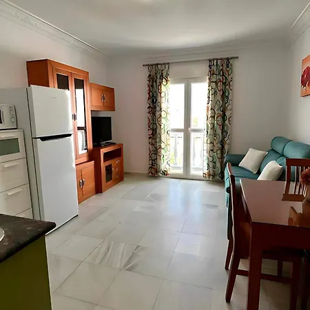 Con Balcon Y Vistas Al Mar Апартаменты *